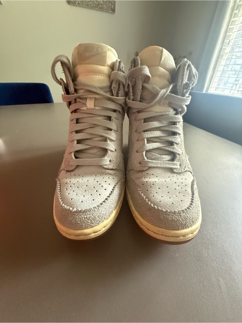 Nike Women’s Light Gray Suede Wedge Dunk Sky Hi High-Top Sneakers w/White Swoosh - Picture 2 of 9